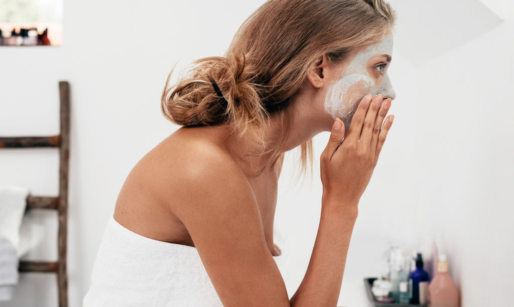 HOW TO BUILD A BASIC SKINCARE ROUTINE